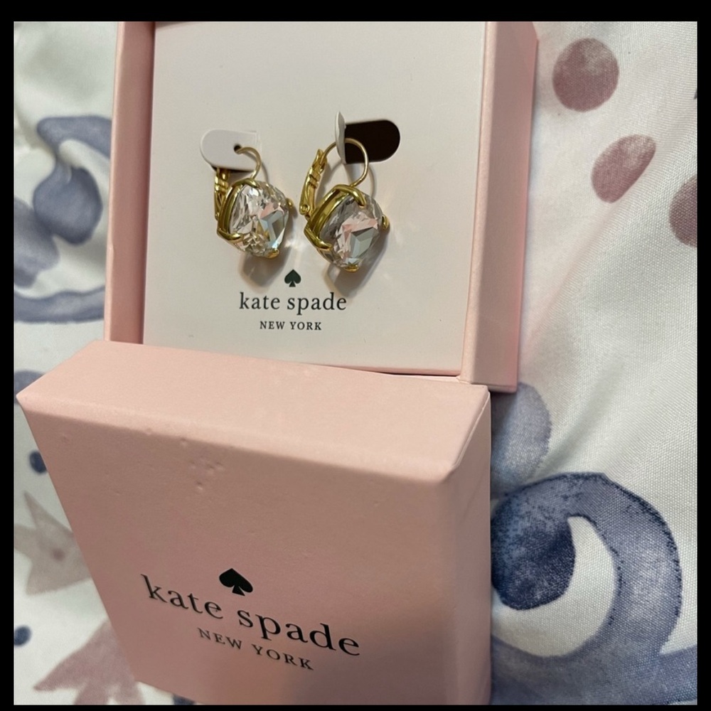 Kate spade earring Gold Clear with pink box